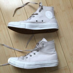 ⚡️ CONVERSE CHUCK TAYLOR HI TOP CREAM NWOT ⚡️